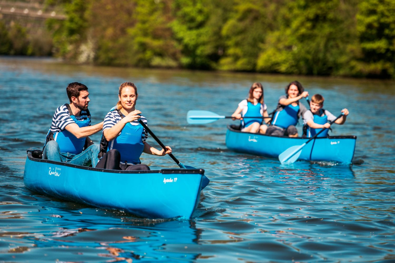Kanufahren im Fluss Neckar